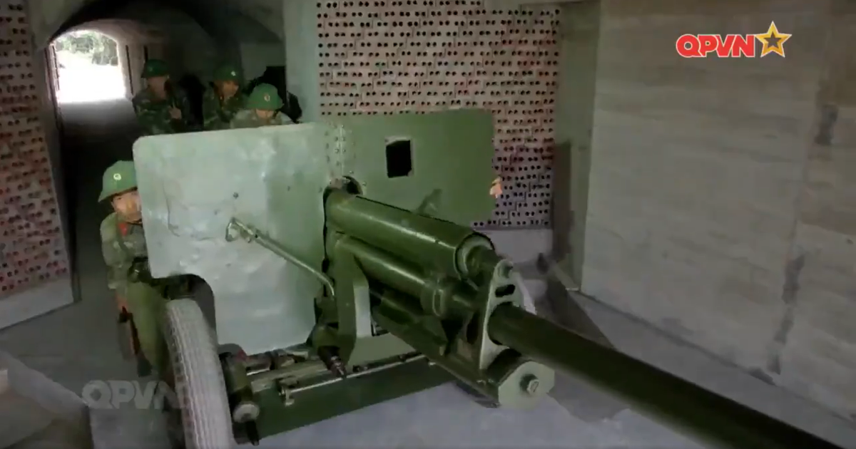 Đây là khẩu pháo rất phù hợp với lực lượng hải quân đánh bộ, do nó có trọng lượng nhẹ, dễ di chuyển chỉ bằng sức người, có thể vận chuyển tốt bằng các loại tàu, xuồng đổ bộ của lực lượng ta hiện nay. Nguồn ảnh: QPVN.