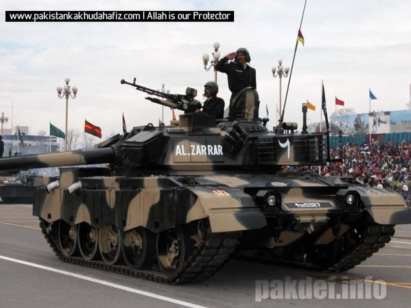 Tính năng tự động theo dõi vũ khí chính và phụ của xe, cho phép nó xác định nhiều mục tiêu đe dọa cùng một lúc, trong khi hệ thống quản lý chiến trường tích hợp và hệ thống liên lạc kỹ thuật số là một trong những tính năng vượt trội so với xe tăng T-80UD và các thiết kế cũ hơn của Trung Quốc về độ tinh vi.