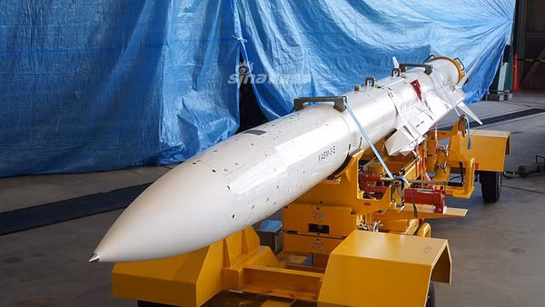 Trong khi tốc độ Mach 3 của tên lửa chống hạm siêu thanh ASM-3 rõ ràng là chưa đủ tốc độ, khiến cho vị thế “sát thủ tàu sân bay” vốn đã phát triển gần 30 năm của Nhật Bản đã bị lạc hậu trước khi tiến hành trang bị loạt.
