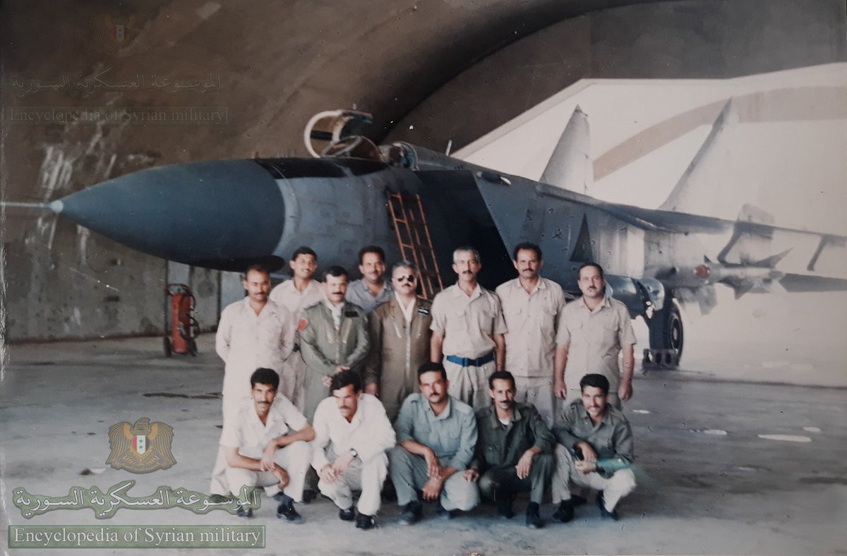 Do chi phí sử dụng của MiG-25 rất cao và MiG-29 là một loại máy bay rất mới, được Iraq mua từ năm 1988; có nghĩa là chúng không được trang bị với số lượng đủ lớn, để tạo thành xương sống của Không quân Iraq. Trong khi đó, phần lớn máy bay của Iraq đã lạc hậu, khó đáp ứng yêu cầu chiến tranh hiện đại.