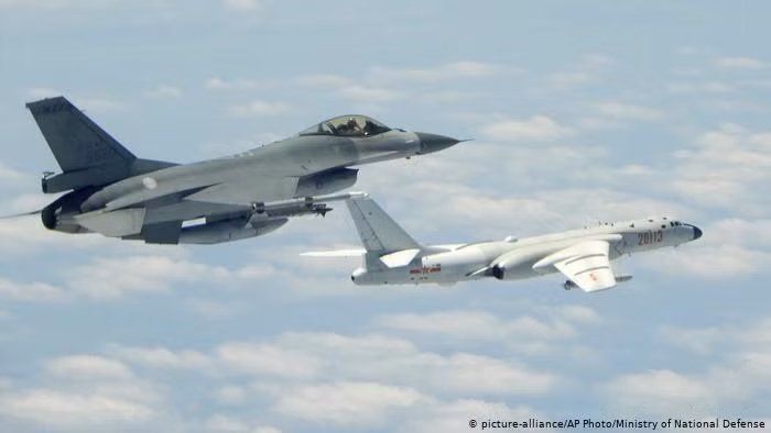 Hiện nay Trung Quốc đã xây dựng các "nguồn lực" để sẵn sàng đối phó với các cuộc xung đột tiềm tàng ở các khu vực gần lãnh thổ Trung Quốc, như eo biển Đài Loan hoặc ở quần đảo Senkaku/ Điếu Ngư. Tuy nhiên, những "nguồn lực" này, không thể áp dụng để xây dựng một hạm đội toàn cầu.