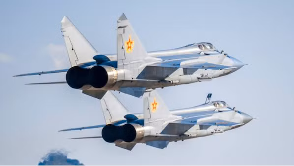 Sau khi số MiG-31 Foxhound thuộc về Không quân Kazakhstan, đã được hiện đại hóa với sự hỗ trợ của Nga theo tiêu chuẩn MiG-31BM, và được trang bị các loại vũ khí hiện đại, nên có khả năng hơn nhiều. Hiện nay Không quân Kazakhstan có hai phi đội MiG-31 với tổng số hơn 30 chiếc.