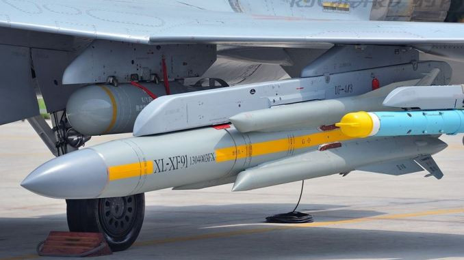 Một số phương tiện truyền thông Trung Quốc cho rằng, tiêm kích bom JH-7, khi sử dụng kết hợp tên lửa chống radar YJ-91 và tác chiến điện tử, sẽ gây ra “cơn ác mộng” cho các tàu chiến, trang bị hệ thống chiến đấu Aegis của Hải quân Mỹ và đồng minh?