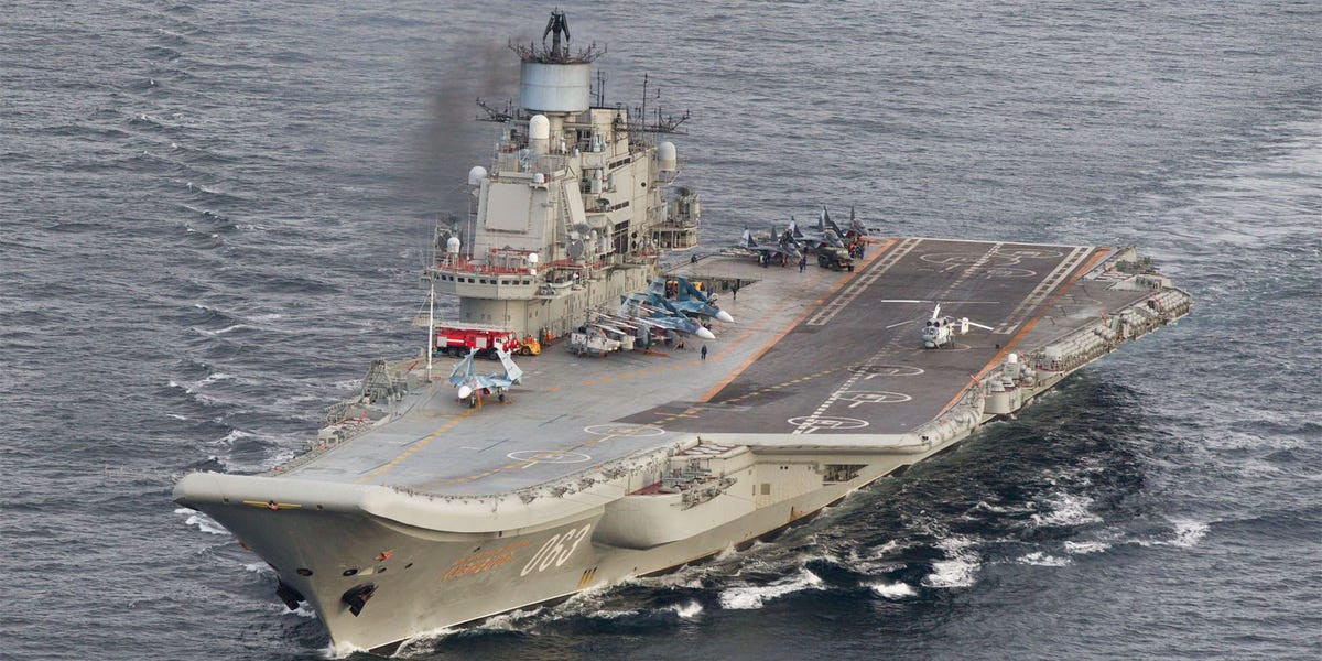 Với việc cất cánh kiểu nhảy cầu của tàu sân bay Nga, thiết kế máy bay chiến đấu có diện tích cánh lớn, trở nên có giá trị hơn; và rõ ràng, các máy bay đóng trên tàu sân bay của Nga rõ ràng cần nhiều lực nâng hơn.