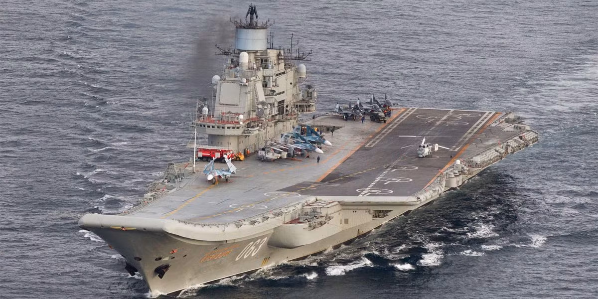 Với việc cất cánh kiểu nhảy cầu của tàu sân bay Nga, thiết kế máy bay chiến đấu có diện tích cánh lớn, trở nên có giá trị hơn; và rõ ràng, các máy bay đóng trên tàu sân bay của Nga rõ ràng cần nhiều lực nâng hơn.