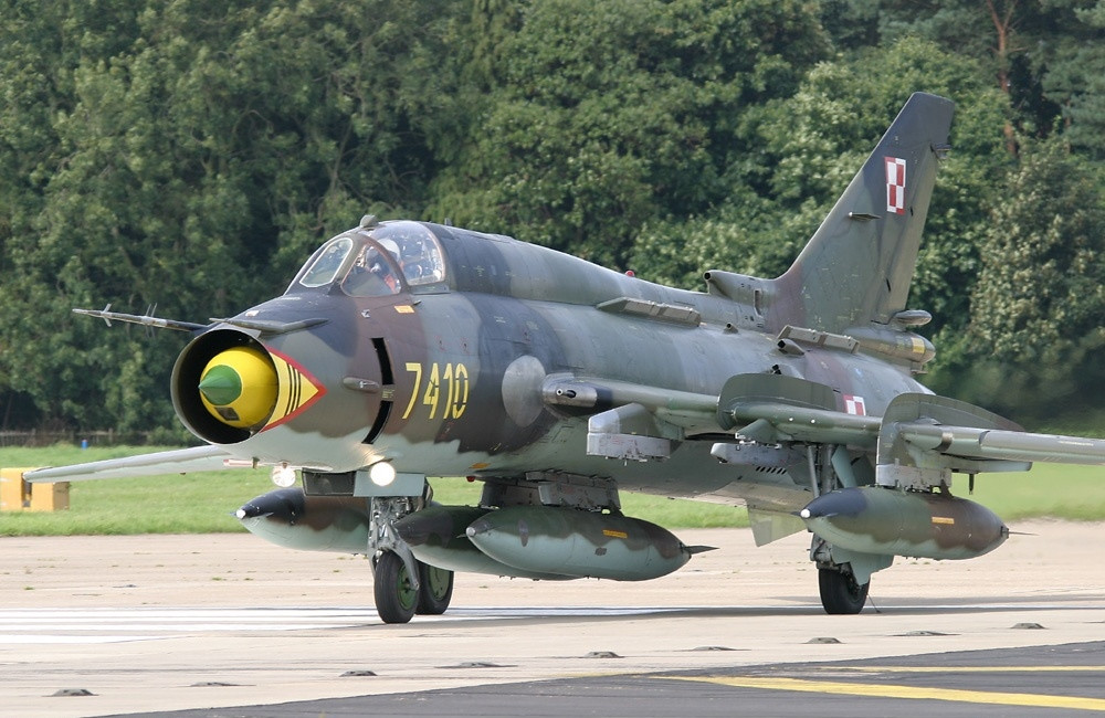 Trên bầu trời Estonia, nơi NATO đang diễn ra cuộc tập trận "Bão mùa xuân - 2021", máy bay chiến đấu Su-22M4 mang phù hiệu của Không quân Ba Lan đã được phát hiện. Đây là những chiếc máy bay khá cũ, được Quân đội Ba Lan đưa vào biên chế từ đầu những năm 1980, khi Ba Lan còn là thành viên của Hiệp ước Warsaw và nhận phần lớn vũ khí từ Moscow.