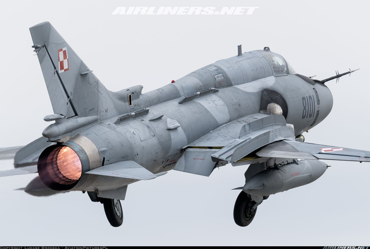 Hiện Không quân Ba Lan còn 12 chiếc Su-22M4K và 6 chiếc làm nhiệm vụ huấn luyện. Thời gian phục vụ của chúng đã được kéo dài đến năm 2026; số Su-22M4K của Ba Lan được nâng cấp theo tiêu chuẩn của NATO, thông qua các hệ thống liên lạc, dẫn đường, tác chiến điện tử và tên lửa hiện đại hơn.