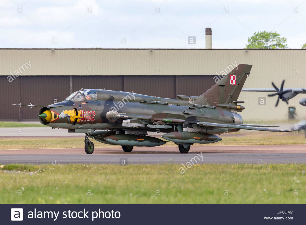 Hiện tại ở Nga, Su-17/22 chỉ có thể được nhìn thấy trong một số bảo tàng hàng không. Tổng cộng có 2.867 chiếc loại máy bay này đã được Sukhoi sản xuất. Ngoài Không quân Liên Xô, Su-17/22 còn phục vụ tại 15 quốc gia, bao gồm cả những quốc gia thuộc Hiệp ước Warsaw.