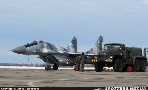 Đồng thời, nhà quan sát Ba Lan cũng chỉ ra các điểm yếu của các lực lượng vũ trang Ukraine. Thứ nhất là lực lượng không quân mà đại diện là các máy bay cũ của Liên Xô, hiện đang trong tình trạng xuống cấp và khả năng chiến đấu thấp.