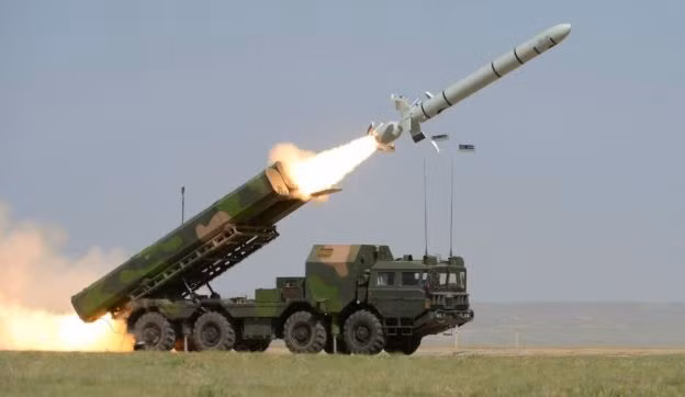 Theo ước tính của Lầu Năm Góc, có thể các căn cứ của Mỹ ở Hàn Quốc và Nhật Bản đang bị đe dọa bởi tên lửa hành trình tấn công mặt đất CJ-10, có tầm bắn đến 1.500 km, tương đương tầm bắn tên lửa hành trình Tomahawk của Hải quân Mỹ.