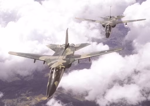 F-111 có hệ thống radar bám địa hình tốt, nhanh hơn, mạnh hơn, mang số lượng bom gấp 2,5 lần F-4. Loại máy bay này còn có khả năng hoạt động tốt trong điều kiện thời tiết xấu, F-111 bay một mình vào ban đêm ở độ cao cực thấp, luồn lách địa hình để vô hiệu hóa radar cũng như các thiết bị quang học của đối phương.