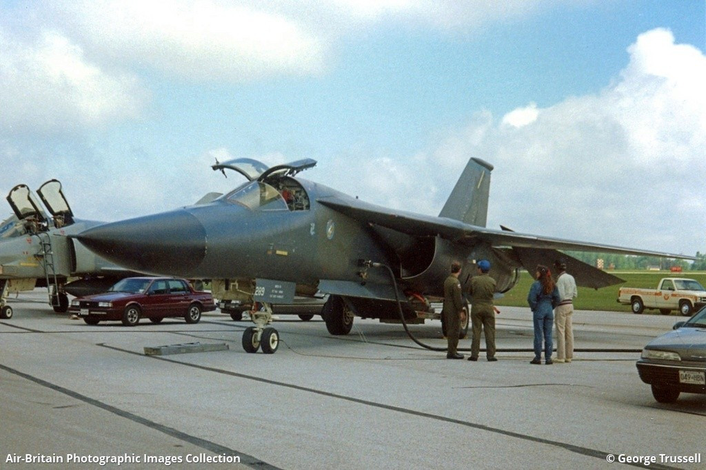 Lúc này, không quân Mỹ đã phải gấp rút đưa số máy bay còn lại về nhà máy để tiếp tục nghiên cứu, hoàn thiện siêu tiêm kích bom này. Sau thất bại cay đắng đầu tiên trước Việt Nam, F-111 đã trải qua một đợt sửa đổi toàn diện cả về kỹ thuật và chiến thuật.