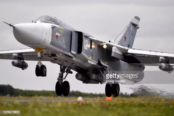 Cường kích Su-24 của Liên Xô và A-10 của Mỹ được đánh giá là hai loại cường kích tấn công mặt đất hàng đầu của thời kỳ Chiến tranh Lạnh. Tuy nhiên Su-24 đã dần cho loại khỏi biên chế trong Không quân Nga, kể từ phiên bản kế nhiệm Su-34 bắt đầu được đưa vào trang bị từ năm 2014.