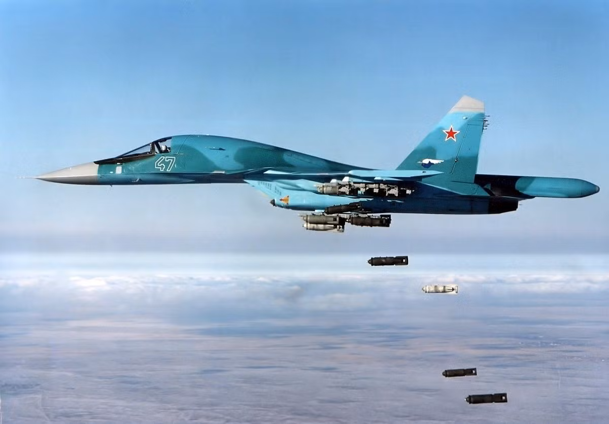 Cường kích Su-34 được thử nghiệm thực chiến rộng rãi, tại chiến trường Syria, trong cuộc chiến chống khủng bố mà Nga tham dự từ năm 2015 và nó được đánh giá cao vì độ chính xác, tầm hoạt động, cảm biến mạnh mẽ và sử dụng được nhiều loại vũ khí, kể cả có điều khiển và không điều khiển.