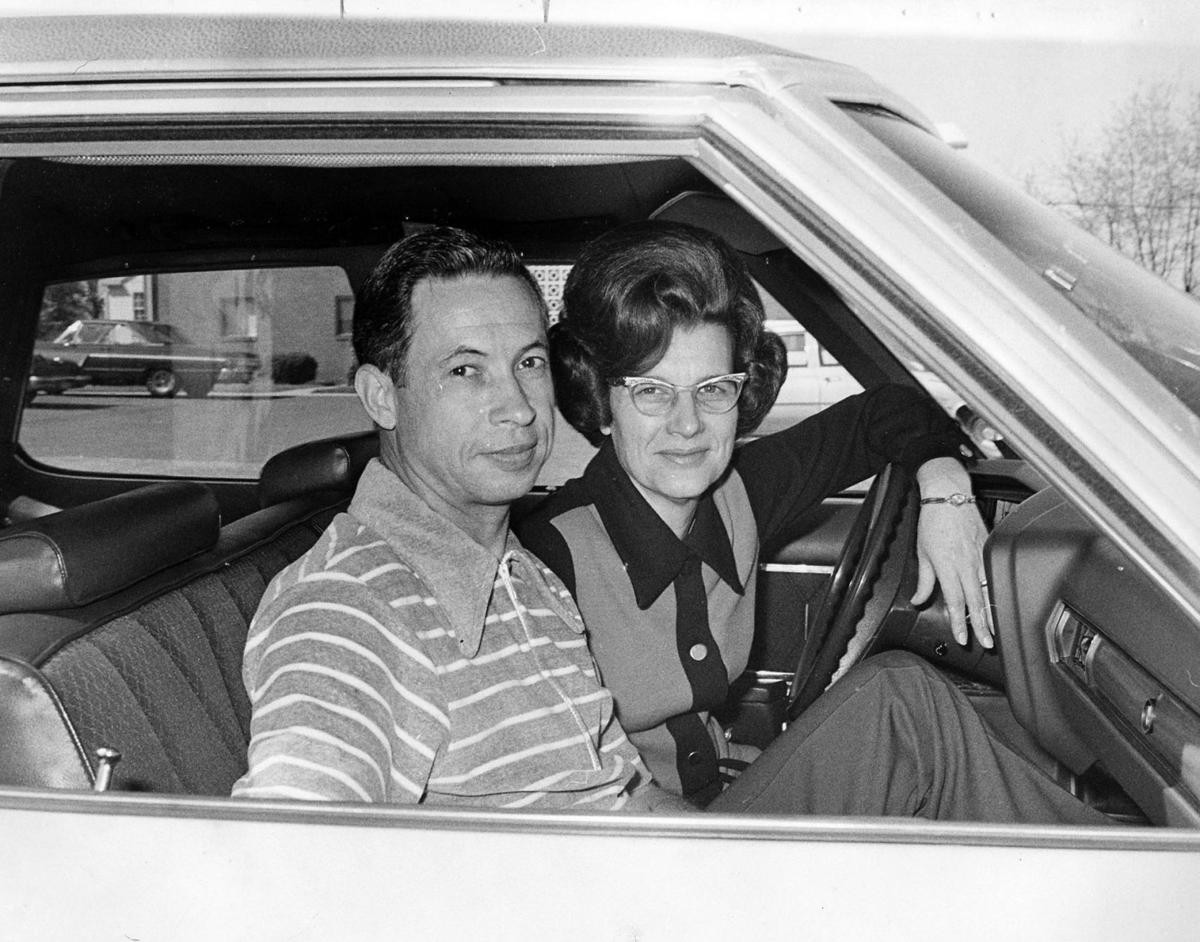 Đáng lý ra, đây sẽ là những lời giảng hay trong giáo trình tiếp theo của Hiệu trưởng Norman, đáng tiếc, chương trình “điều trị MiG” đã chấm dứt khi ông ta phải "thụ án" tại tại nhà tù Hỏa Lò cho đến tháng 3/1973, khi Việt Nam và Mỹ tiến hành trao đổi tù binh chiến tranh sau hiệp định Paris. Ảnh: Phi công Norman và vợ Hazel tháng 4/1973 – Nguồn: Wikipedia