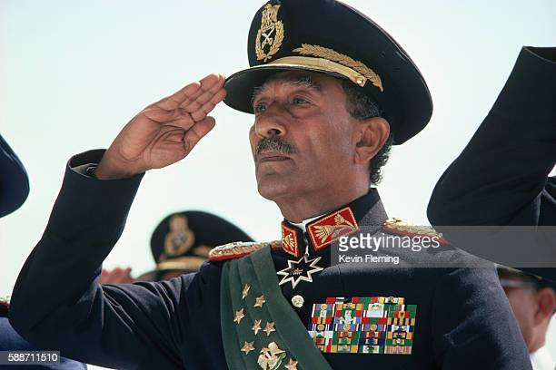 Sau khi Tổng thống Anwar Sadat nên nắm quyền lãnh đạo Ai Cập vào năm 1970, đã bày tỏ chính sách chống Liên Xô; năm 1972, Ai Cập trục xuất toàn bộ cố vấn quân sự Liên Xô. Tuy nhiên Liên Xô vẫn tiếp tục cung cấp cho Ai Cập những vũ khí tối tân, để chuẩn bị cho Chiến tranh Yom Kippur vào tháng 10/1973.