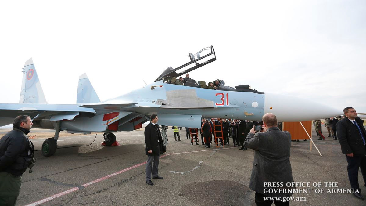 Mặc dù Nga rất “ưu ái” khi bán vũ khí cho các quốc gia thuộc khối Hiệp ước an ninh tập thể, mức giá không cao, chỉ 30 triệu USD/chiếc Su-30SM (4 chiếc giá 120 triệu USD); nhưng với một quốc gia nhỏ như Armenia, đó vẫn là số tiền lớn. Nếu sử dụng mua vũ khí khác có lẽ hợp lý hơn.