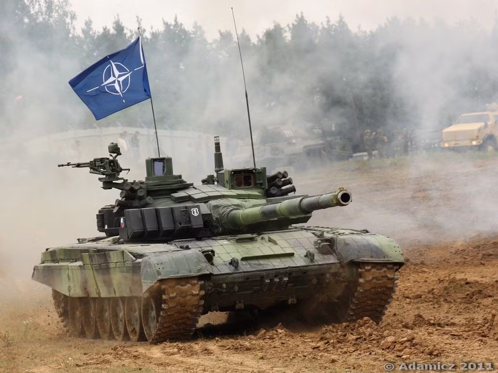 Rõ ràng, tình hình sẽ không thay đổi trong tương lai gần. Vũ khí của các nước NATO sẽ vẫn có các mẫu do Liên Xô sản xuất, ở dạng nguyên bản hoặc hiện đại hóa. Điều này sẽ dẫn đến các vấn đề và thách thức hiện nay vẫn còn tồn tại, sẽ tiếp tục có tác động tiêu cực đến khả năng chiến đấu của từng quốc gia và cả NATO nói chung. Nguồn ảnh: Pinterest.