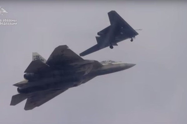 Tuy nhiên, dù tình huống có như thế nào, thì có một điều chắc chắn rằng, “cánh bay đồng hành” sẽ ảnh hưởng đến kết quả của các cuộc chiến tranh trong tương lai ở một mức độ nhất định. Nguồn ảnh: Pinterest.