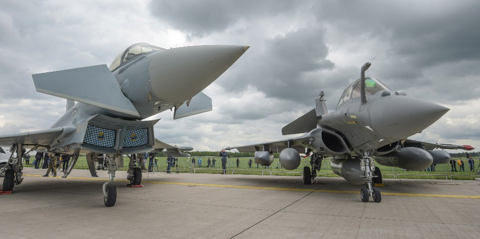 Do đó, trong mắt họ, các tiêu chuẩn của máy bay thế hệ thứ năm phải như những gì người châu Âu tưởng tượng, nhưng họ đã bỏ qua sự phát triển công nghệ và những thay đổi về chính trị.