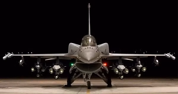 Mỹ chỉ đồng ý bán cho Đài Loan 66 máy bay chiến đấu F-16 Block 70, với trị giá hợp đồng lên tới 8,2 tỷ USD vào năm 2019, với các biến thể F-16 tiên tiến, được gọi là F-16V, do chúng có nhiều điểm tương đồng.