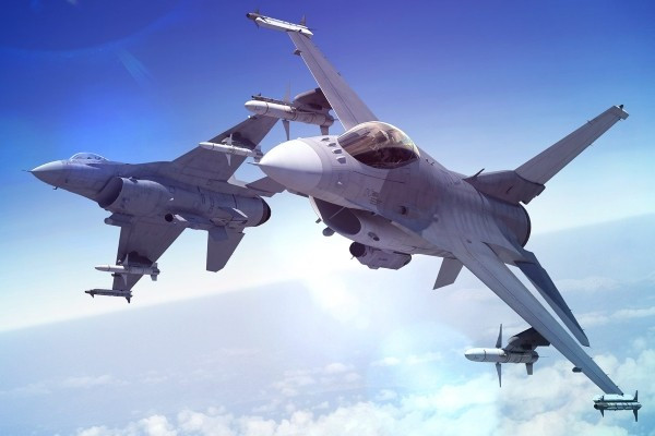 Chương trình nâng cấp phi đội 143 chiếc tiêm kích F-16A/B lên chuẩn F-16V, được gọi là “Phượng Hoàng Trỗi Dậy”, sẽ tốn khoảng 5,3 tỷ USD và sẽ được hoàn thành trong 6 năm tới. Những chiếc F-16V sau khi nâng cấp, đủ sức đối phó với những chiến đấu cơ mạnh nhất của Trung Quốc hiện nay.