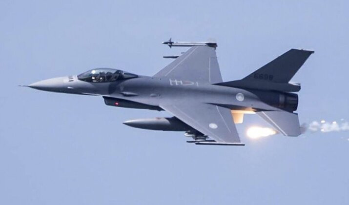 Lực lượng không quân vùng lãnh thổ Đài Loan (ROCAF), đã đưa vào biên chế phi đội tiêm kích F-16V Fighting Falcon “thế hệ 4+” đầu tiên, được nâng cấp từ số F-16A Block 20 của ROCAF.