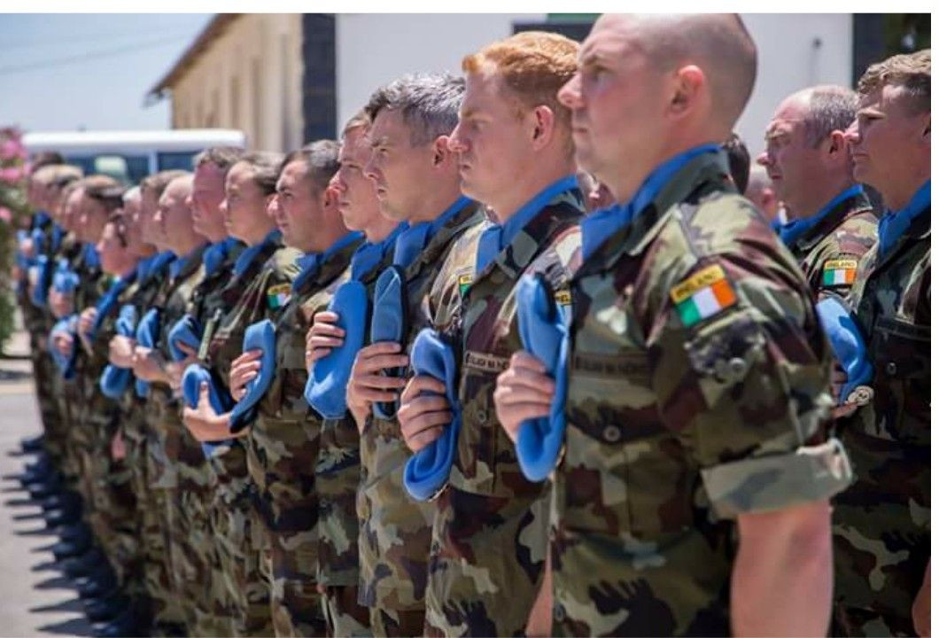 Quân đội Ireland chỉ có thể tham gia tích cực vào các hoạt động gìn giữ hòa bình của Liên hợp quốc. Kể từ năm 1958, Ireland đã tham gia và đang tham gia các chiến dịch ở Congo (Zaire), Cyprus, bán đảo Sinai, Liban và Syria, Iran và Iraq, Somalia, Eritrea, Liberia, Chad, Đông Timor, Bosnia và Herzegovina và đã mất 86 binh sĩ.