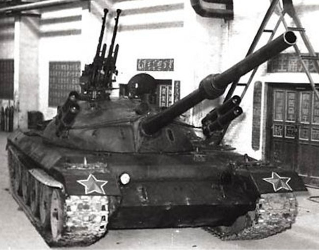 WZ-122 là một dự án xe tăng hạng trung của Trung Quốc, được thiết kế trong bối cảnh của sự chia rẽ Trung-Xô. Mục tiêu chính là tạo ra một chiếc xe tăng, để cạnh tranh với các xe tăng chiến đấu chủ lực khác trong thời đại, chẳng hạn như T-62 của Liên Xô và Leopard của Đức. 