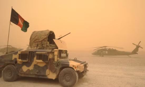 Sở dĩ có tình trạng này, là do cuối năm nay, Mỹ sẽ rút quân khỏi Afghanistan, nên có thể chính phủ Afghanistan sẽ thất thủ. Và điều này có nghĩa là một lượng lớn vũ khí và trang thiết bị Mỹ viện trợ, hoặc bán cho Afghanistan, để giúp nước này chống lại Taliban, có thể rơi vào tay Taliban.