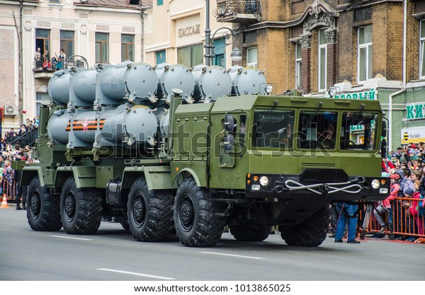 Và đây không phải là những phương tiện phòng thủ duy nhất bố trí trên bờ Biển Đen của Nga, dọc theo toàn bộ đoạn từ Abkhazia đến Crimea. Bán đảo có sự chú ý đặc biệt, như một khu vực ám ảnh NATO.