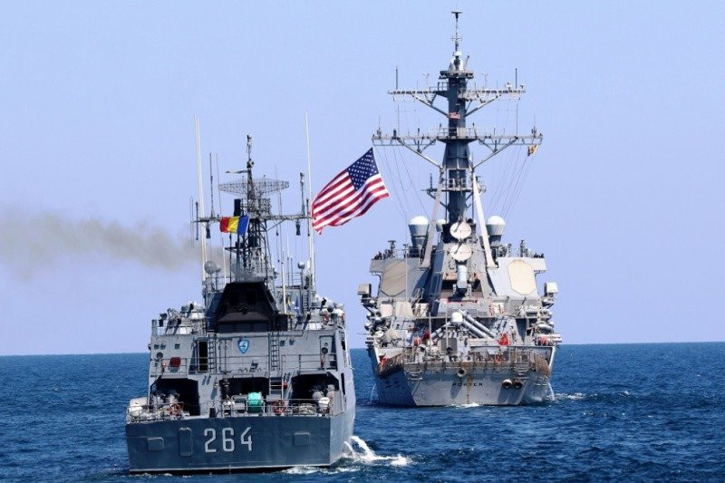 Trên thực tế, tất cả những tàu chiến tham gia cuộc diễn tập Sea Breeze-2021, thì chỉ có tàu khu trục tên lửa Ross của Mỹ và tàu khu trục Defender của Anh là có sức mạnh đáng chú ý. Phần còn lại, là những tàu nhỏ, rất dễ bị tiêu diệt.