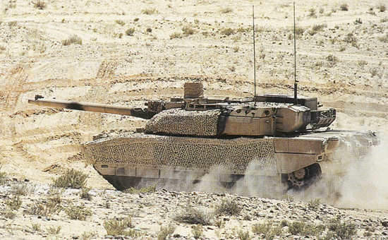 Nhưng có thể một chiếc Leclerc đã bị phá hủy, trong một vụ tấn cong. Vào ngày 4/9/2015, một tên lửa đạn đạo SS-21 Tochka do lực lượng Houthis, phóng vào Sân bay Marib. Tên lửa đã giết chết 45 người và đã làm hỏng một chiếc Leclerc đang đỗ tại chỗ, nhưng không có người phía trong.