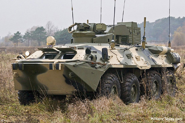 Trong cuộc tập trận của Quân đội Nga, ngoài tên lửa xuyên lục địa Yars, còn có xe chống mìn Taifun-M, xe tiêu độc ARS-14 KM và phương tiện rà phá bom mìn từ xa Listva, đã được đưa vào danh sách thử nghiệm.