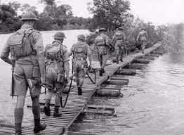 Theo tính toán của người Anh, địa hình hiểm trở là một đồng minh, với việc Bán đảo Mã Lai được bao bọc bởi rừng rậm, đầm lầy và sông ngòi, họ tự tin rằng, một cuộc tấn công của Nhật Bản vào Singapore sẽ không thể từ hướng bắc, qua lãnh thổ Thái Lan.