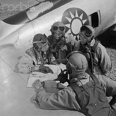 Để việc này thành công, phía Arab Saudi hứa trả lương cho phi công Đài Loan tham gia chiến đấu gấp 10 mức lương hiện tại của họ. Vì vậy giới phi công Đài Loan thời đó có câu: Đại Mạc nhất niên, Đài Loan thập niên. "Đại Mạc" (sa mạc lớn) là tên kế hoạch bí mật của Đài Loan ở Yemen lúc đó - ý chỉ phi công Đài Loan đi Yemen chiến đấu một năm hưởng lương bằng 10 năm ở Đài Loan.