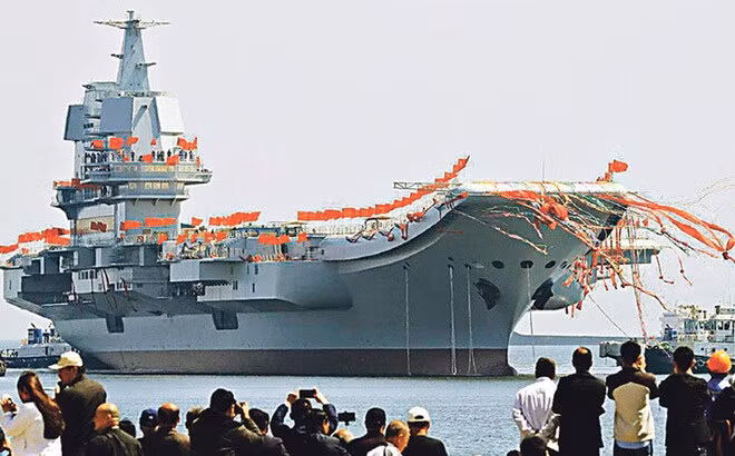 Bởi vì thiết kế của con tàu bắt đầu từ năm 1999, và tàu Liêu Ninh là công nghệ tàu sân bay của Liên Xô vào những năm 1970. Tuy nhiên, tàu Liêu Ninh đã phục vụ được 8 năm và chưa chắc đã hình thành khả năng tác chiến sớm hơn tàu sân bay Ấn Độ.