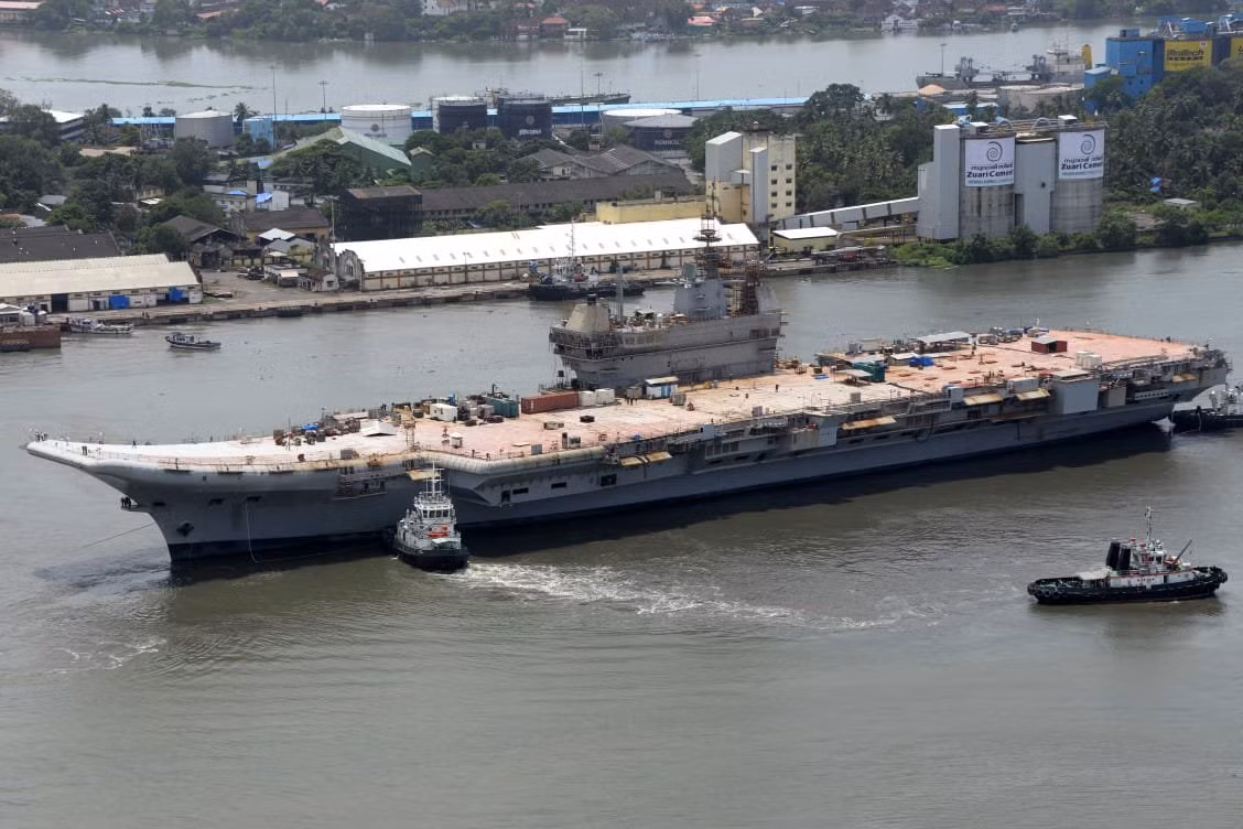 INS Vikrant cũng là tàu sân bay Ấn Độ thứ hai được đặt theo tên Vikrant. Chiếc tàu sân bay tiền nhiệm của nó mang tên này, là tàu sân bay được đưa vào sử dụng cách đây 50 năm. Đóng vai trò quan trọng trong Chiến tranh Ấn Độ - Pakistan lần thứ ba (1971). 