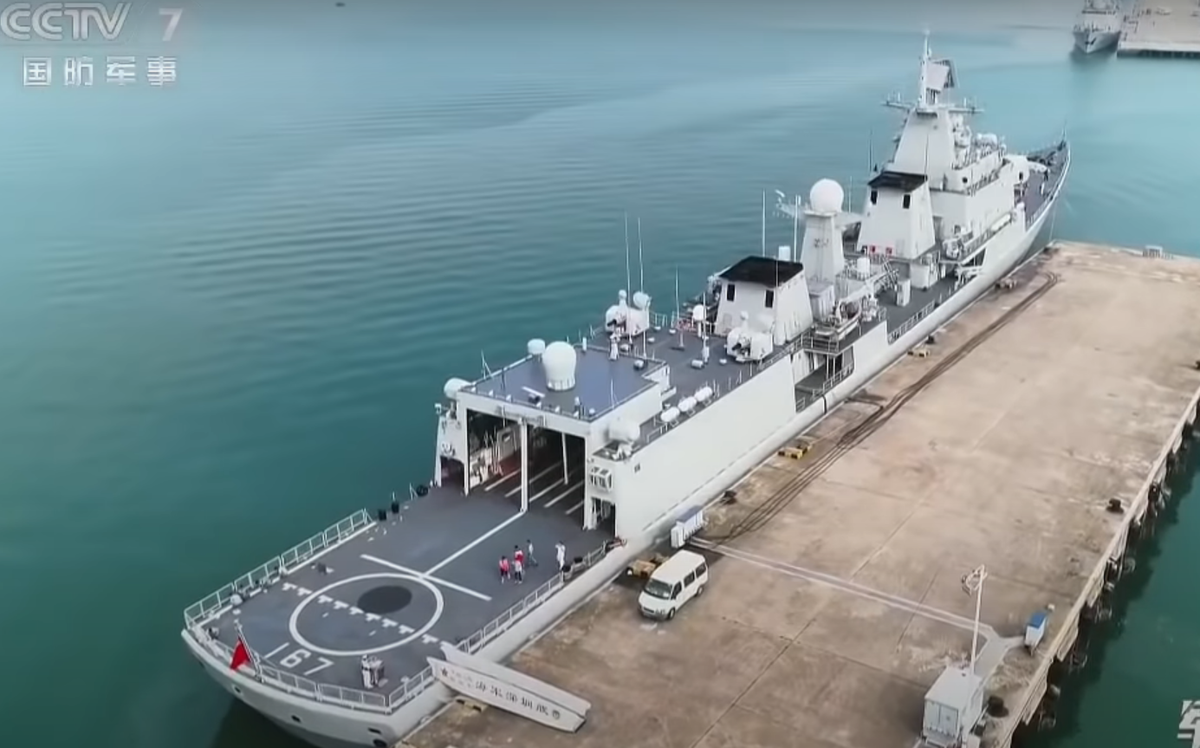 Không dừng lại ở đó, vừa qua Trung Quốc đã tiến hành hiện đại hóa tàu khu trục cũ Type 051B Thâm Quyến, bằng cách bố trí tổng cộng 32 giếng phóng (4 cụm, 1 cụm có 8 VLS); có thể phóng được nhiều loại tên lửa đối không, đối hạm và đối đất.