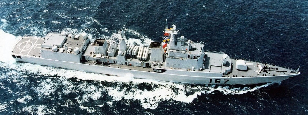 Tuy nhiên Thâm Quyến đã trở thành một tàu chỉ huy của hạm đội. Truyền thông Trung Quốc cho biết: "Tham gia nghĩa vụ quân sự với tư cách là soái hạm vào năm 1998, tàu Thâm Quyến đã tham gia vào nhiều hoạt động và thăm nhiều quốc gia, khiến nó trở thành "ngôi sao" trong ngoại giao hải quân".