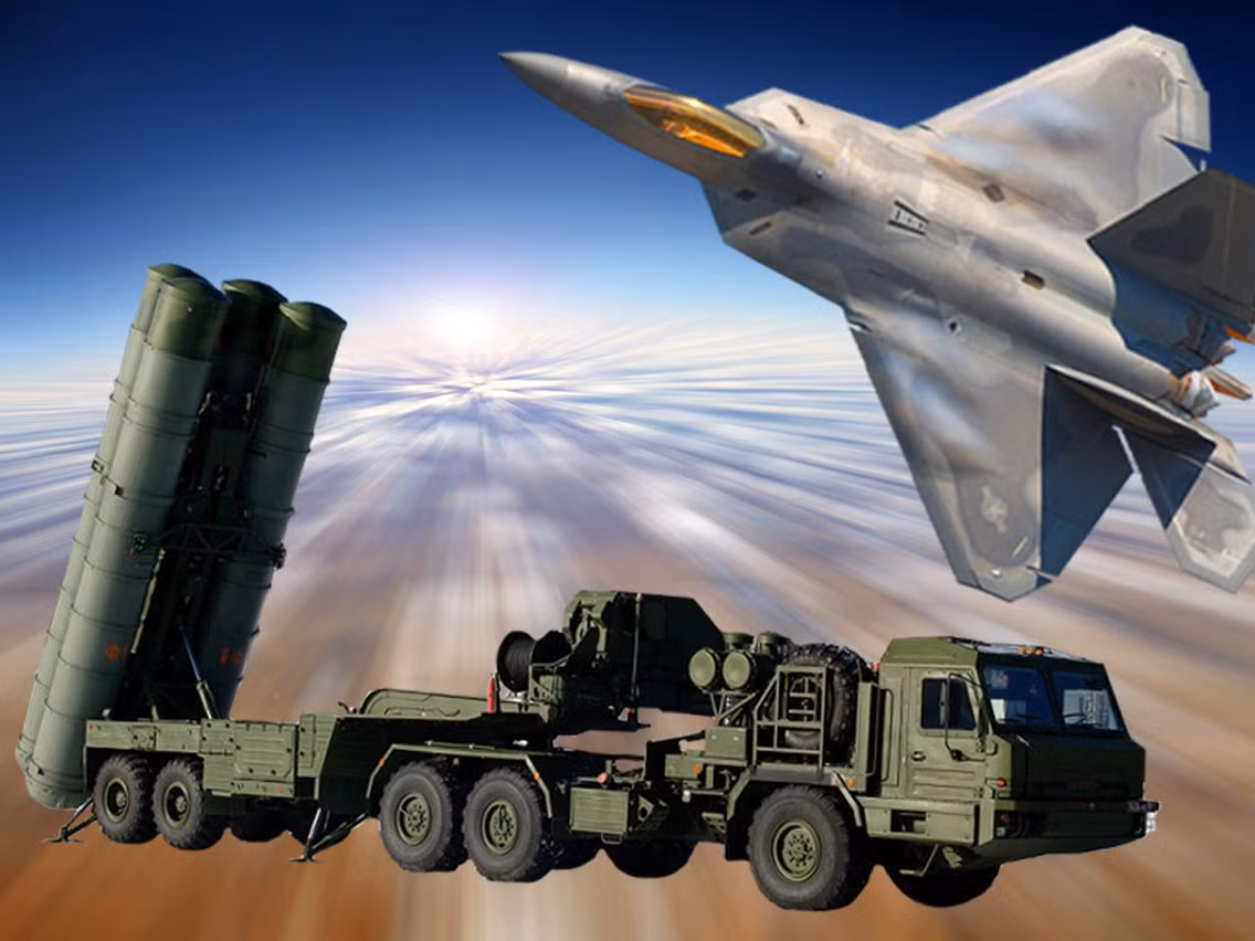 Không quân Mỹ coi S-400 là mối đe dọa đối với tiêm kích tàng hình F-35 của họ và đã kiên quyết loại Thổ Nhĩ Kỳ, một thành viên quan trọng của NATO, khỏi chương trình máy bay chiến đấu F-35, sau khi Ankara ký thỏa thuận với Moscow về mua S-400.