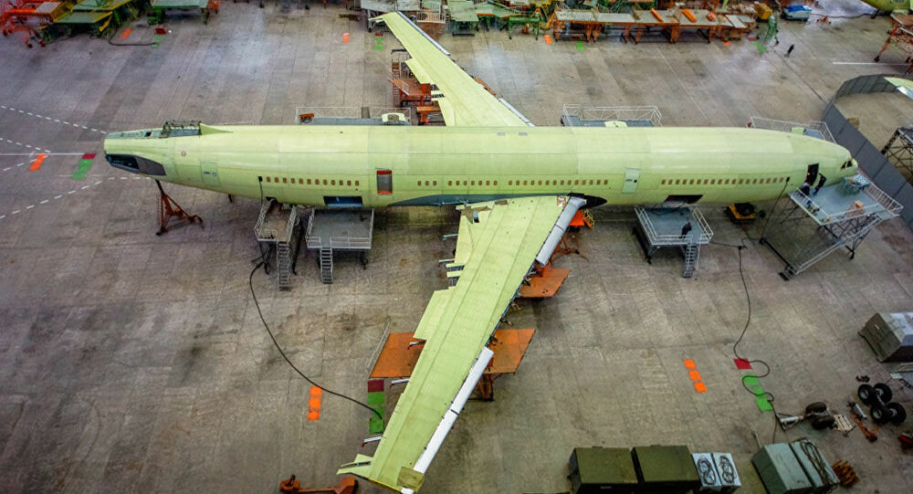 Để biến Il-96-400M thành Il-96VKP, máy bay cơ sở phải trải qua một số sửa đổi nhất định. Có lẽ, trong quá trình thiết kế, thân máy bay đã được gia cố khung thân, và một số hệ thống phải thiết kế lại, ví dụ như máy phát điện phải tăng công suất, để cấp nguồn cho các thiết bị điện tử trên máy bay; ngoài ra máy bay VKP cần có hệ thống tiếp nhiên liệu trên không.