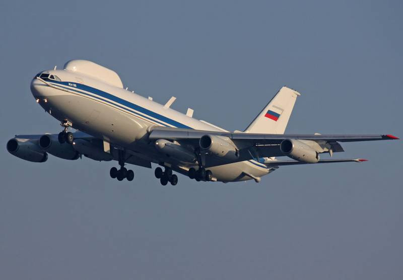 Hãng tin Nga RIA Novosti trích dẫn nguồn tin riêng của họ, trong khu liên hợp công nghiệp - quân sự Nga cho biết: “Lực lượng Hàng không Vũ trụ Nga, sẽ nhận được hai máy bay chỉ huy trên không Il-96VKP. Một chiếc đang trong quá trình sản xuất”.