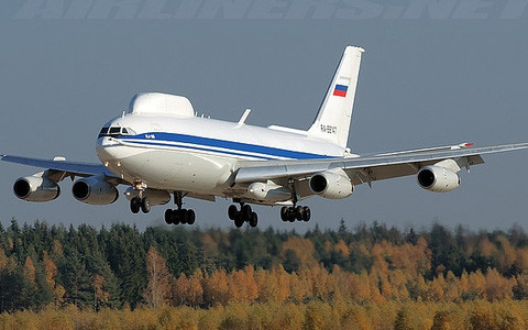 Rõ ràng, Il-96VKP về cơ bản sẽ không khác với VKP trước đó, nó sẽ được trang bị những thiết bị kỹ thuật số mới nhất với hiệu suất cao và khả năng rộng, để kiểm soát tất cả các nhánh của Quân đội Nga. Ngoài ra, các ăng-ten bên ngoài, vẫn được sử dụng, mang lại hình dáng đặc biệt cho máy bay.