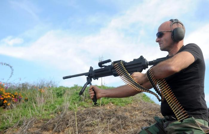 Nếu binh lính quân đội Ấn Độ được huấn luyện tốt, anh ta có thể tiến hành hỏa lực trực tiếp, như các loại súng bộ binh cầm tay. Trong trường hợp hai bên đối đầu, mối đe dọa từ của hỏa lực súng máy Negev, đối với quân Trung Quốc là rất nghiêm trọng. Do vậy chỉ huy Quân đội Trung Quốc giáo dục binh lính phải hết sức cảnh giác.