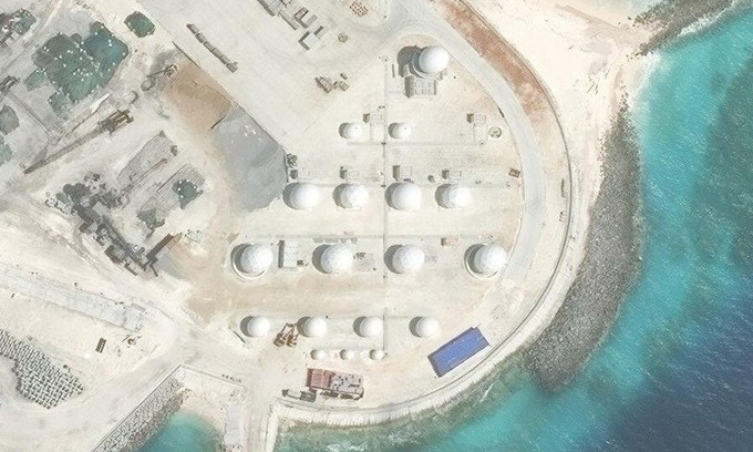 Các hệ thống radar quân sự, mà Trung Quốc đã bố trí trên các đảo chiếm đóng trái phép, có nhiệm vụ phát hiện mục tiêu và dẫn đường chính xác cho máy bay chiến đấu, cũng như tên lửa phòng không, hiện được bố trí trên các đảo và tàu chiến của Trung Quốc, đang hoạt động trên vùng biển này cũng tỏ ra hết sức "mong manh".