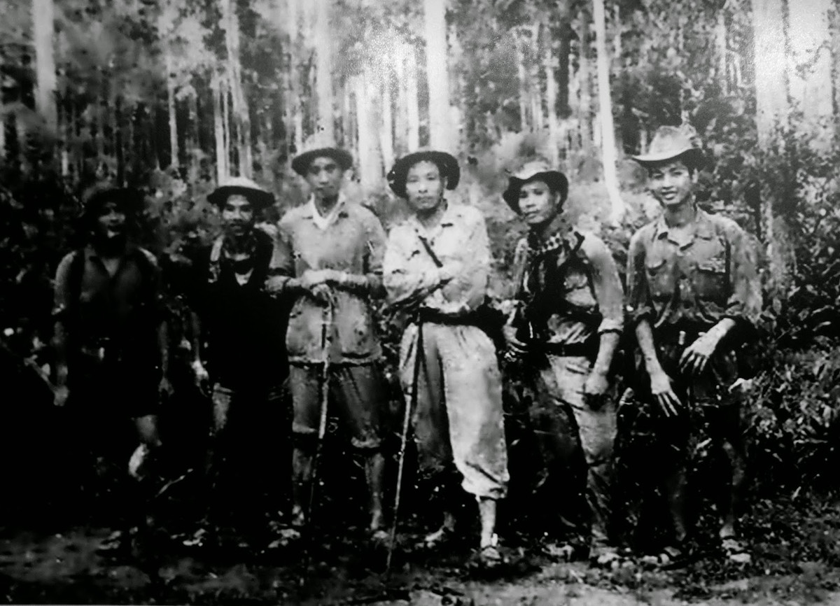 Trên cơ sở đánh giá đúng mạnh, yếu giữa ta và địch, Quân ủy và Bộ Chỉ huy Miền quyết định mở chiến dịch phản công ở Tây Ninh và giao cho Thiếu tướng Lê Trọng Tấn làm Tư lệnh; Thiếu tướng Trần Độ làm Chính ủy; đồng chí Hoàng Cầm, Sư đoàn trưởng Sư đoàn 2 làm Tham mưu trưởng chiến dịch.