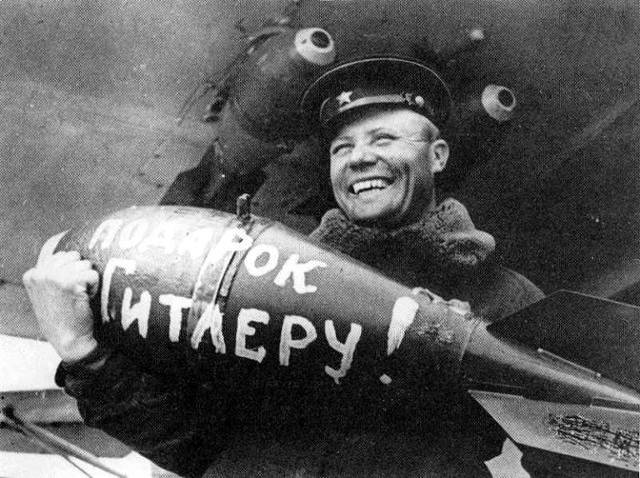 Chỉ khi Anh trong một thông điệp đặc biệt, bày tỏ sự hoang mang trước thông tin của Đức, vì do hôm đó thời tiết xấu, nên không máy bay Anh nào ném bom Berlin. Hitler phải ngậm đắng nuốt cay và thừa nhận sự thật về cuộc không kích của Liên Xô vào Berlin.