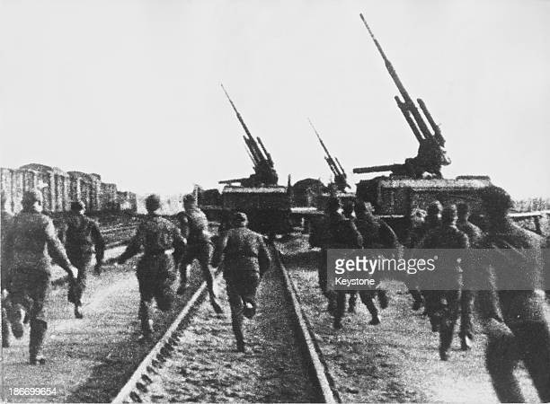 Do đó, các máy bay ném bom của Liên Xô, không gặp phải sự kháng cự nào, họ đã bay thẳng đến trung tâm Berlin và thả bom vào các mục tiêu; khi nghe tiếng bom nổ, lúc này hệ thống phòng không Đức mới bừng tỉnh, những chiếc đèn pha công suất lớn và pháo phòng không bắn chiếu sáng rực bầu trời thủ đô.