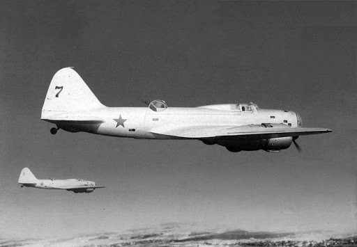 Tổng cộng, trong khoảng thời gian từ ngày 8/8 đến ngày 5/9/1941, Liên Xô đã thực hiện 10 lần ném bom Berlin, thả 311 quả bom, mỗi quả nặng 500 kg xuống thành phố. Thiệt hại quân sự gây ra không đáng kể, nhưng lợi ích về mặt tinh thần và chính trị là rất lớn, vì trong thời điểm khó khăn nhất đối với chính mình, nhà nước Xô Viết đã thể hiện quyết tâm, chiến đấu tới cùng với quân Đức quốc xã. Nguồn ảnh: Warhistory.